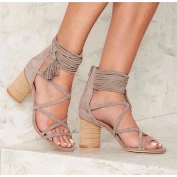 JEFFREY CAMPBELL NWOB Despina Taupe Ankle Wrap Tassel Sandal Women’s Size 8.5 - Picture 1 of 9